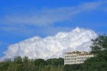 Владивосто́к — город и порт на Дальнем Востоке России.